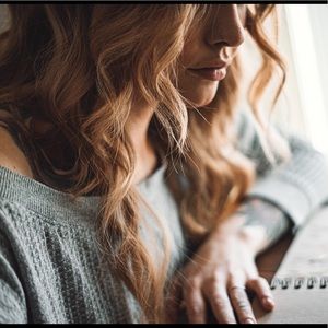 Meet your Posher, Monique